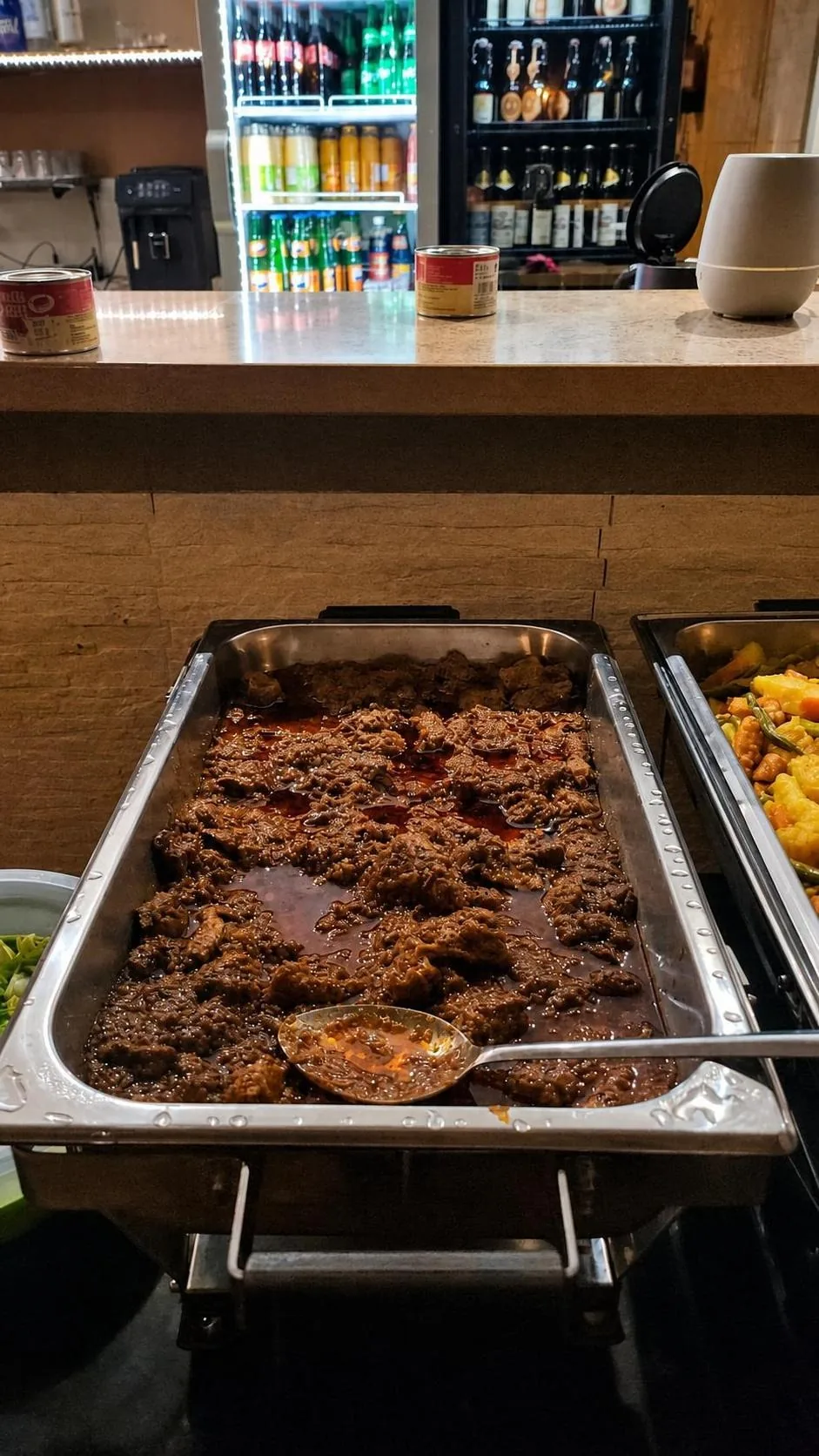 Buffet: Fleischeintopf in würziger Soße